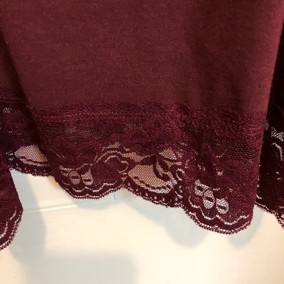 2 CAMISOLES - Picture 3 of 8